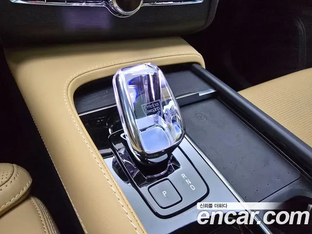 Volvo XC90 — Фото автомобиля 9