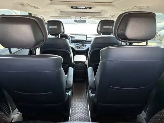 Roewe iMAX8 — Фото автомобиля 17