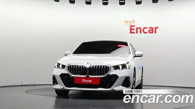 BMW 5 Series G60 — Фото автомобиля 3