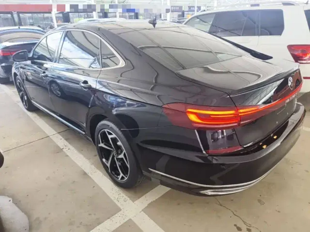 Volkswagen Passat — Фото автомобиля 4