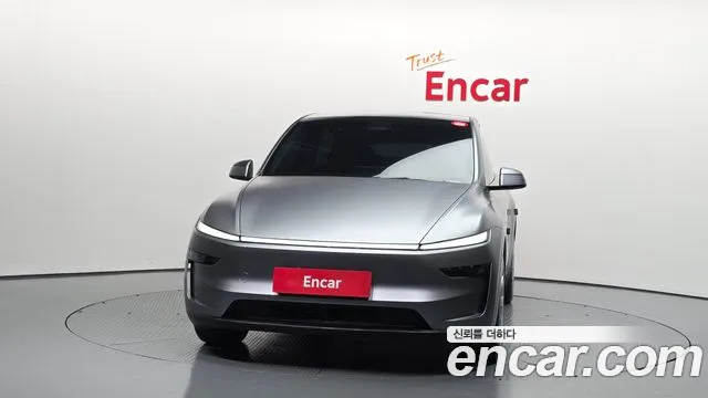 Tesla Model Y — Фото автомобиля 3