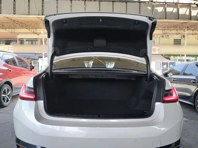 BMW i3 — Фото автомобиля 18