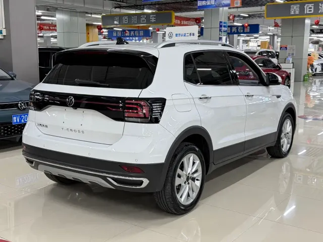 Volkswagen T-Cross — Фото автомобиля 4