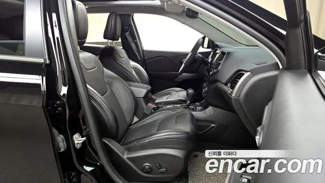 Jeep Cherokee Cherokee(KL) — Фото автомобиля 10