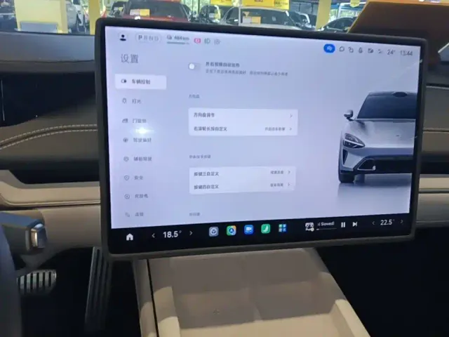 Xiaomi SU7 — Фото автомобиля 12