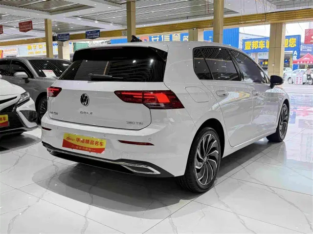 Volkswagen Golf — Фото автомобиля 6