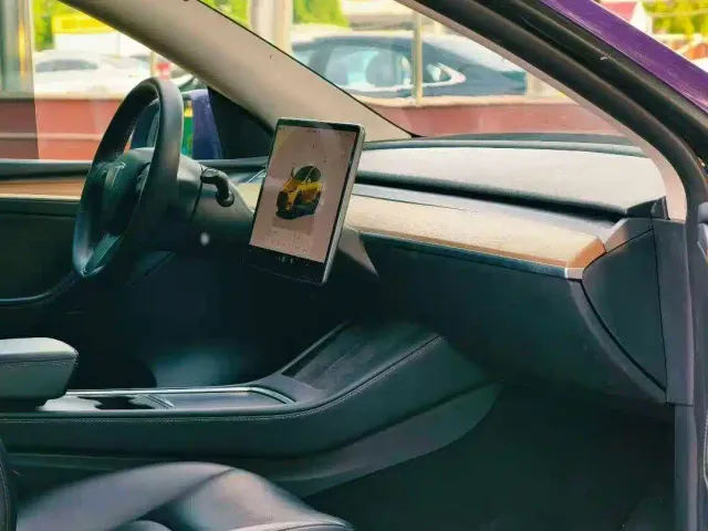 Tesla Model Y — Фото автомобиля 7