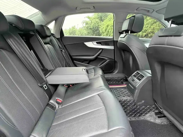 Audi A4L — Фото автомобиля 6