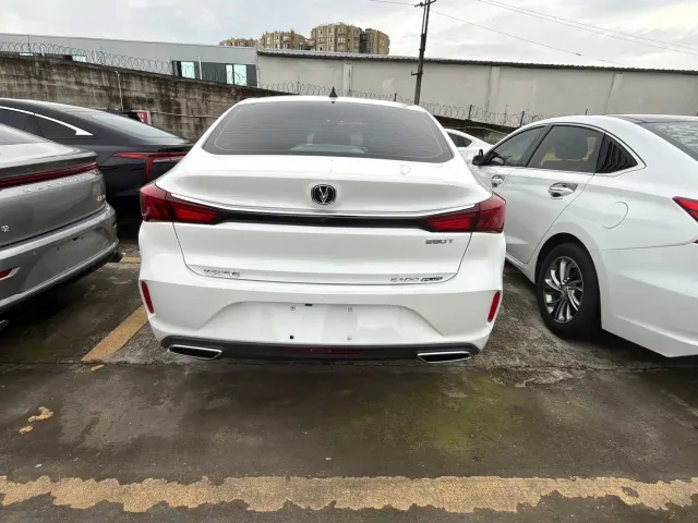 Changan Eado — Фото автомобиля 15
