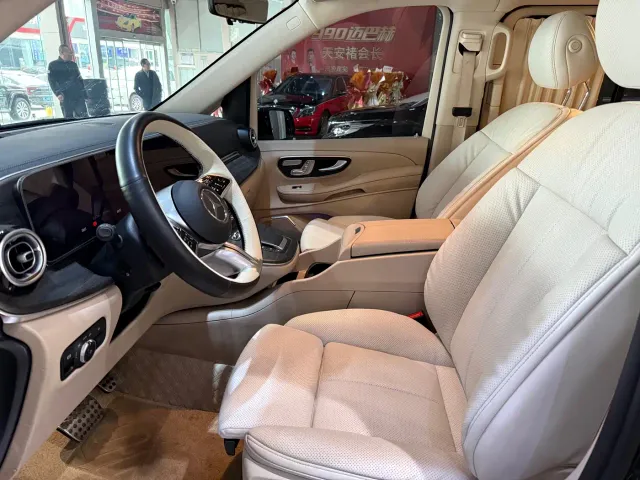 Mercedes-Benz V-Class — Фото автомобиля 6