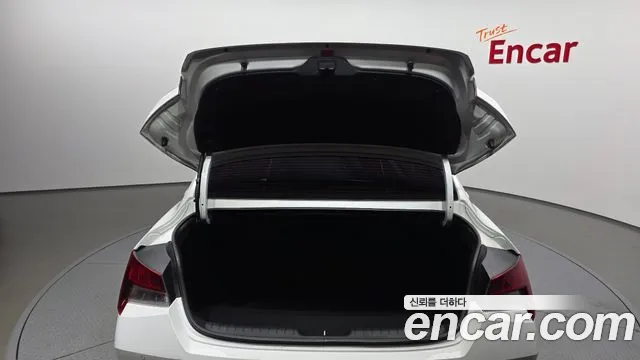 Hyundai AVANTE Avante (CN7) — Фото автомобиля 20