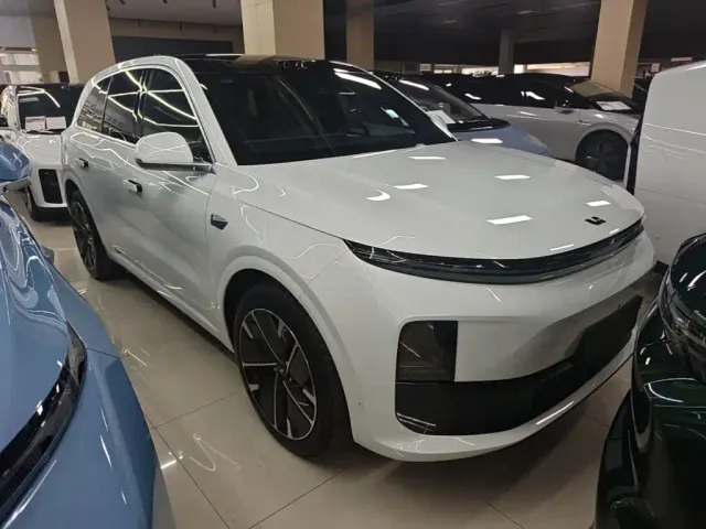Li Auto L6 — Фото автомобиля 21