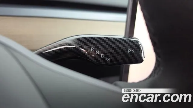 Tesla Model Y — Фото автомобиля 9