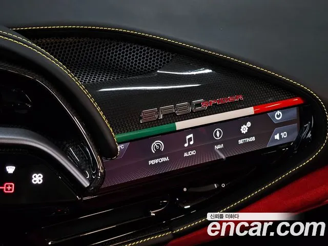 Ferrari SF90 — Фото автомобиля 12