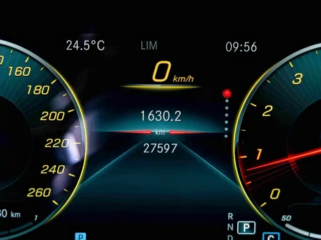 Mercedes-Benz E-Class — Фото автомобиля 9