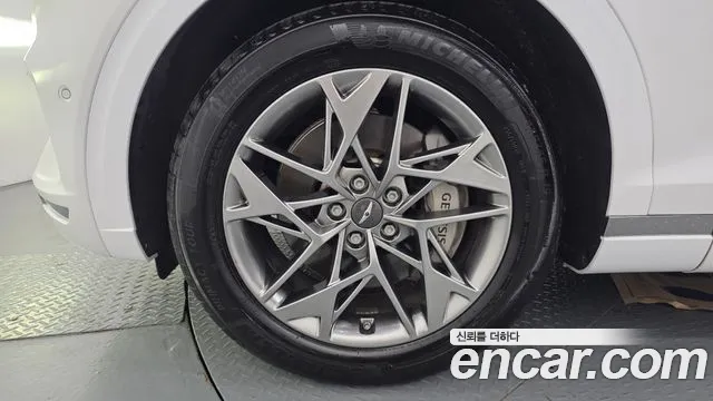 Genesis GV70 2.5T Бензин 2WD — Фото автомобиля 5
