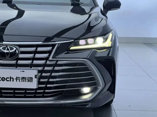 Toyota Avalon — Фото автомобиля 7
