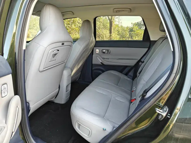 Leapmotor A10 — Фото автомобиля 8
