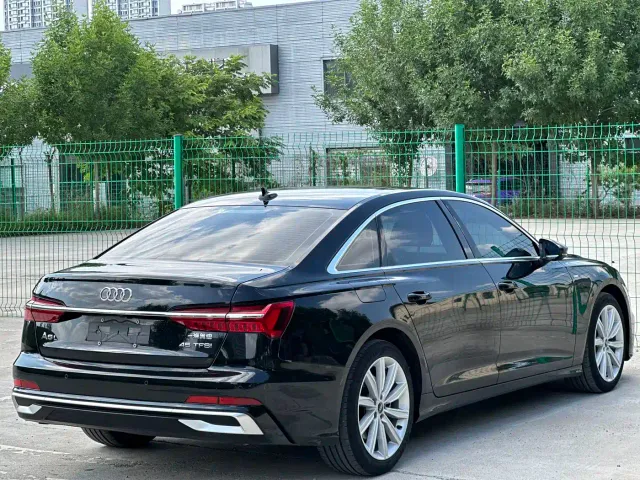 Audi A6L — Фото автомобиля 9