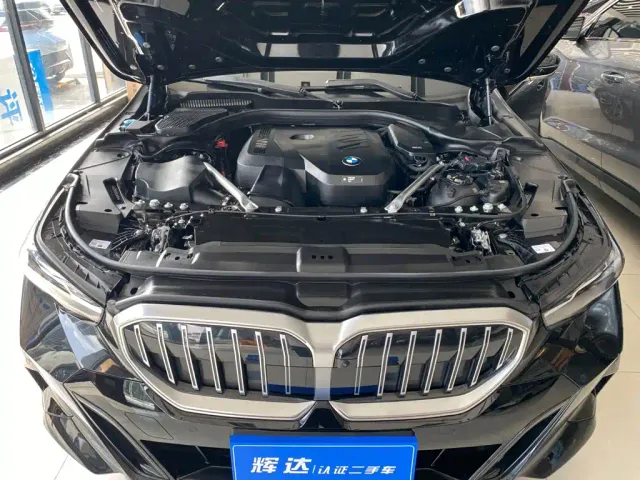 BMW 5 Series — Фото автомобиля 19
