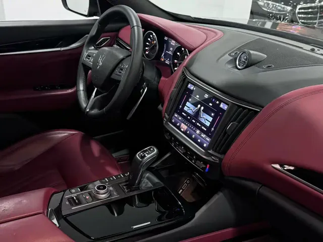 Maserati Levante — Фото автомобиля 5