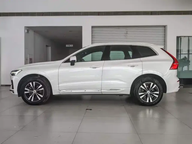 Volvo XC60 — Фото автомобиля 5
