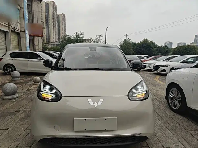 Wuling Bingo — Фото автомобиля 2