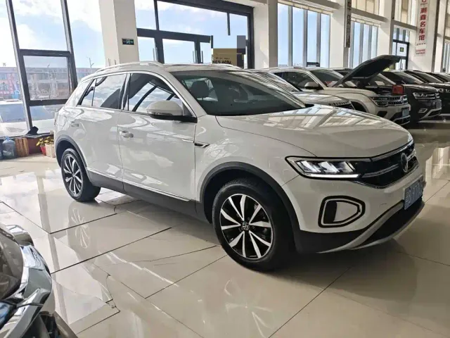Volkswagen T-Roc — Фото автомобиля 2