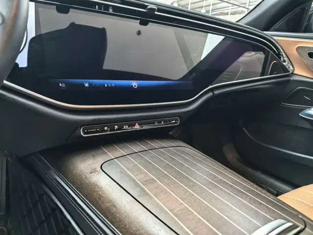 Mercedes-Benz E-Class — Фото автомобиля 9