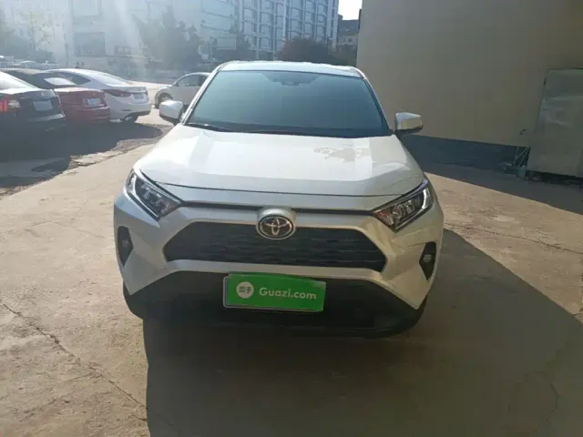 Toyota RAV4 — Фото автомобиля 2