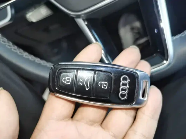 Audi A6L — Фото автомобиля 12