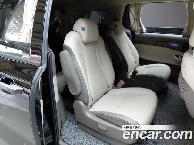Kia Canival Carnival 4 поколение Дизель 9 мест Hi-Limousine — Фото автомобиля 9