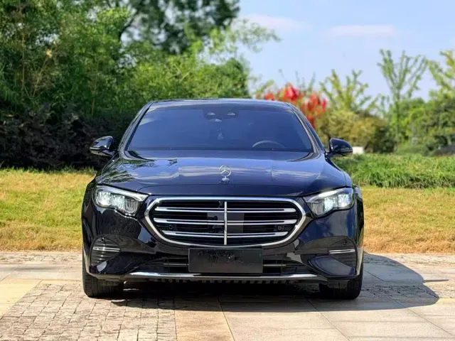 Mercedes-Benz E-Class — Фото автомобиля 5
