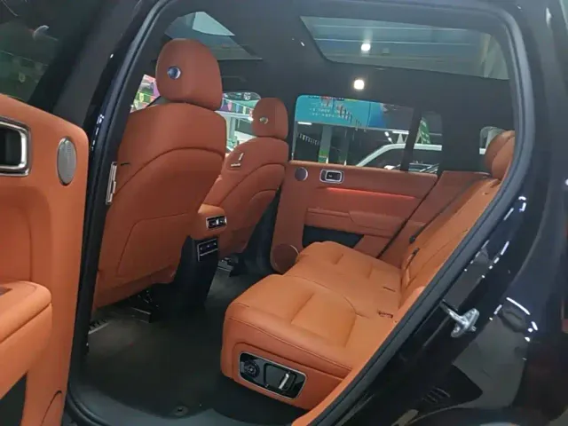 Li Auto L7 — Фото автомобиля 16