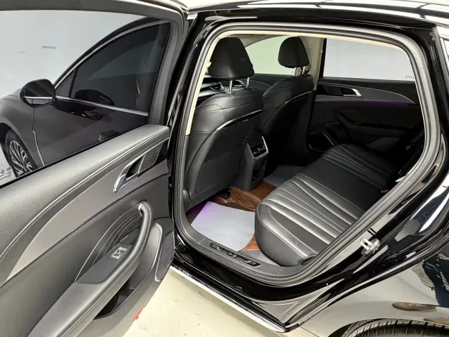 Hongqi H5 — Фото автомобиля 14