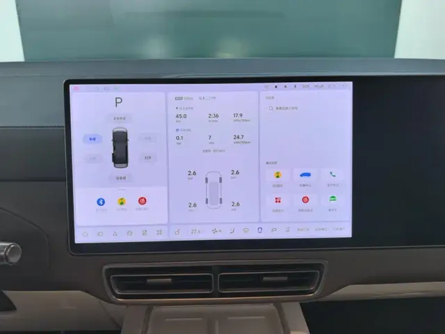 Li Auto MEGA — Фото автомобиля 13