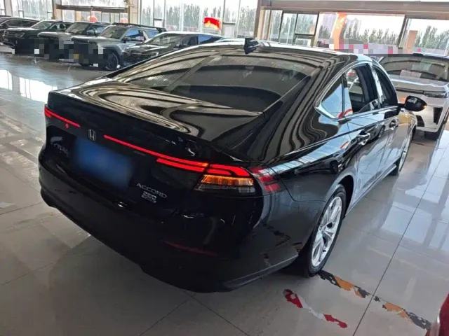 Honda Accord — Фото автомобиля 6