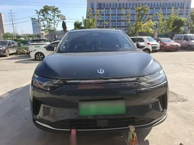 Leapmotor C11 — Фото автомобиля 2