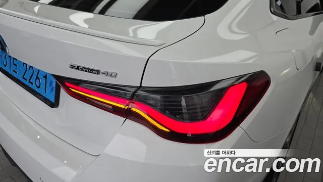 BMW i4 — Фото автомобиля 23