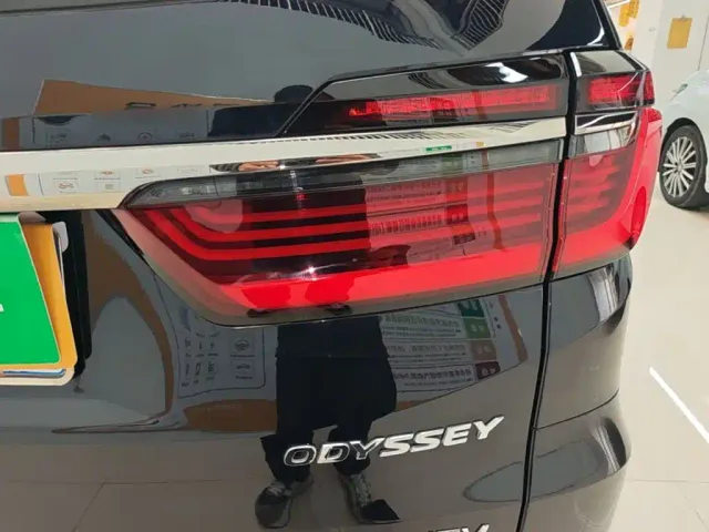 Honda Odyssey — Фото автомобиля 7