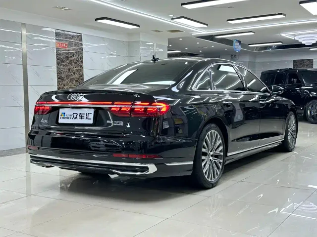 Audi A8 — Фото автомобиля 6