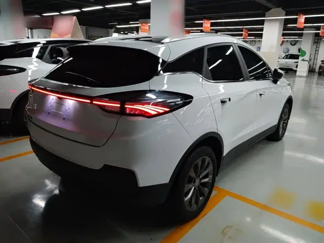 Geely Geometry M6 — Фото автомобиля 6