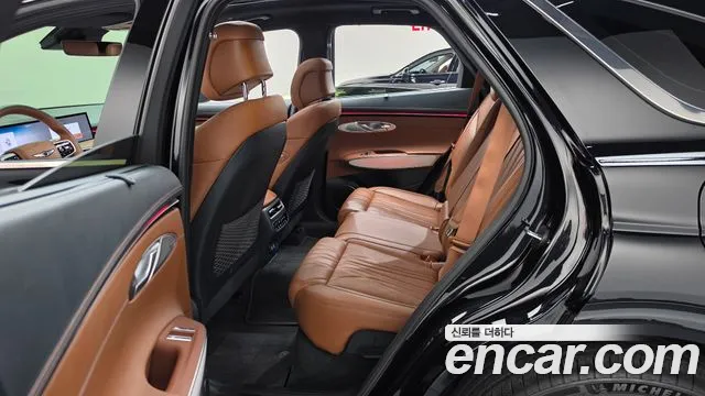 Genesis GV70 — Фото автомобиля 17