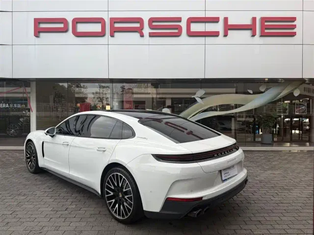 Porsche Panamera — Фото автомобиля 3