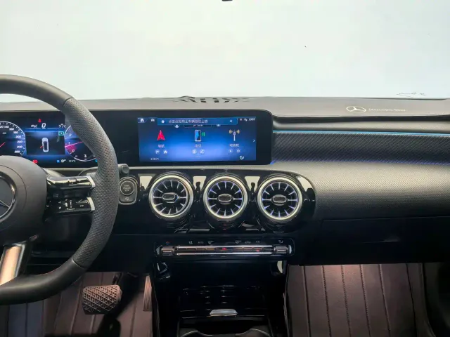 Mercedes-Benz A-Class — Фото автомобиля 17