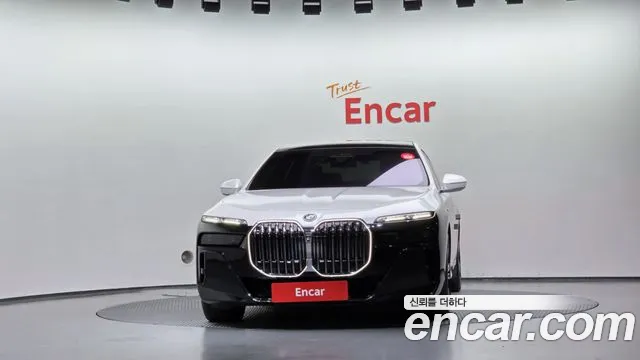 BMW 7 Series G70 — Фото автомобиля 3