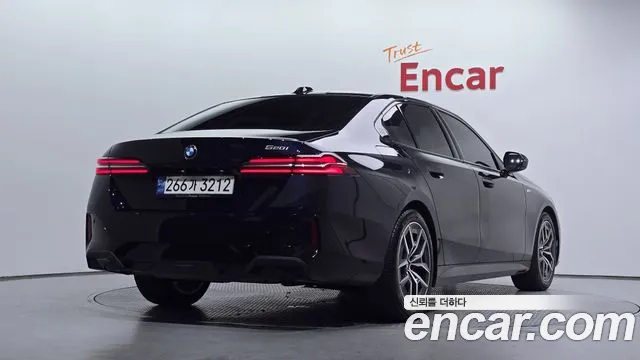 BMW 5-Series — Фото автомобиля 2