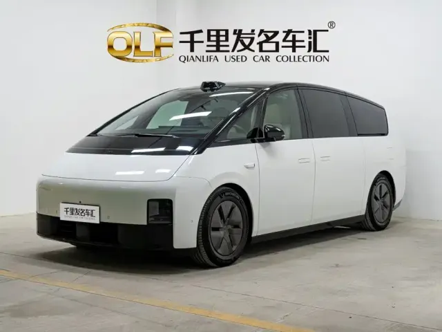 Фотография автомобиля — Li Auto MEGA