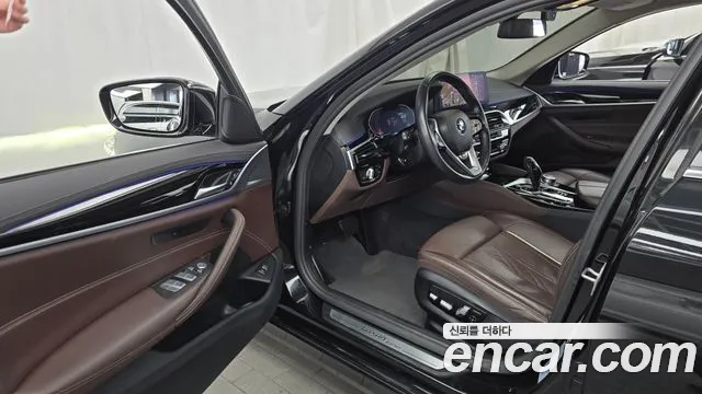 BMW 5-Series 5 серия (G30) 523d xDrive Luxury — Фото автомобиля 10