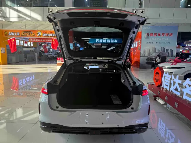 Changan Qiyuan A06 — Фото автомобиля 13